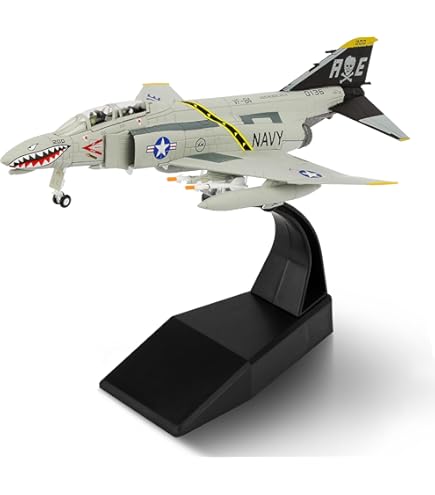 Amazon.com: F-4EJ (F-4) Kai Phantom II - Japan - JASDF 1/100